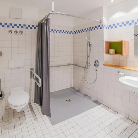 Lindenhof Hotel *